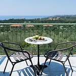 Captain's In Olive Grove Apartment Mousata