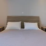 Captain's In Olive Grove Apartment