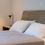 Apartment Captain's In Olive Grove *