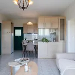 Apartment Captain's In Olive Grove Mousata