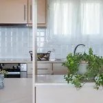 Captain's In Olive Grove Apartment *