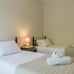 Captain's In Olive Grove Apartment